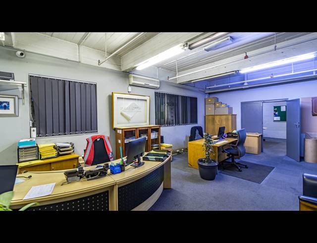 5,918M² FACTORY FOR SALE IN STEELEDALE